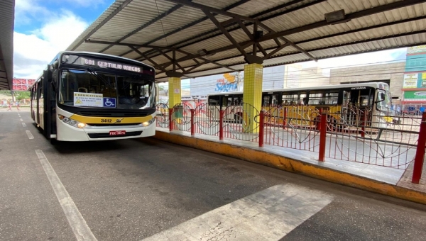 Ônibus voltam a circular em Rio Branco com 30% da frota, apenas 